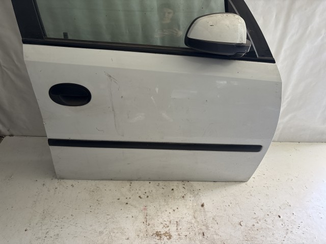 1132 Opel Meriva A Jobb első Ajtó Fehér