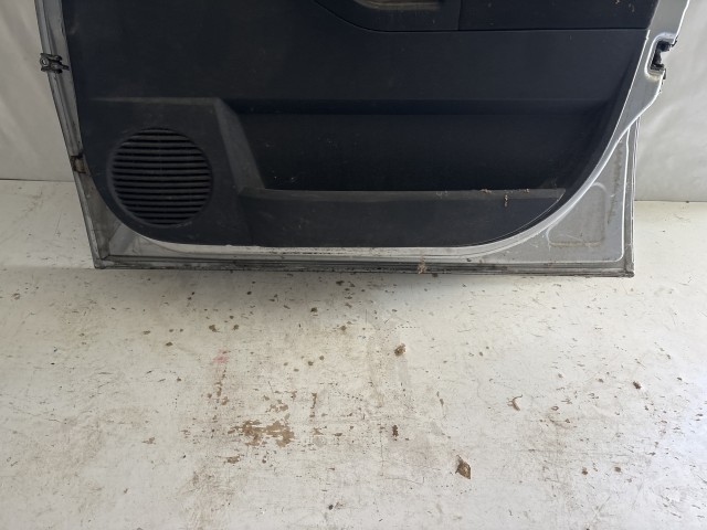 1127 Opel Meriva A Jobb első Ajtó Ezüst Z157