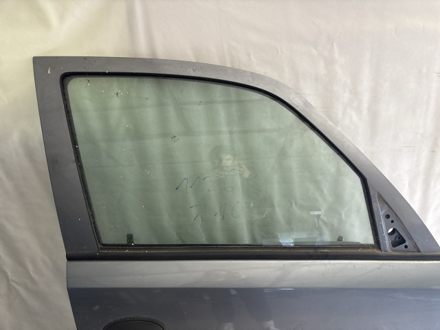 1126 Opel Meriva A  Jobb első Ajtó Ezüst Z163