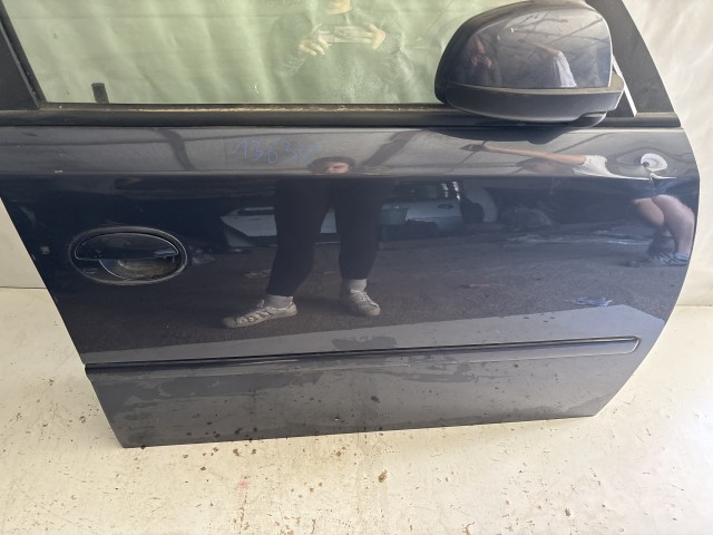 13637 Opel Meriva A 2003-2010 Jobb első Ajtó Használt Fekete Z168 a képen látható sérüléssel