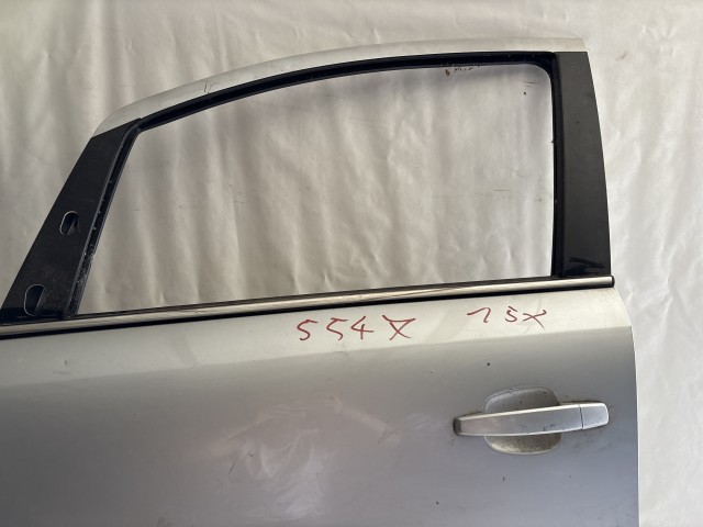 5547 Opel Zafira B Bal első Ajtó Ezüst Z157