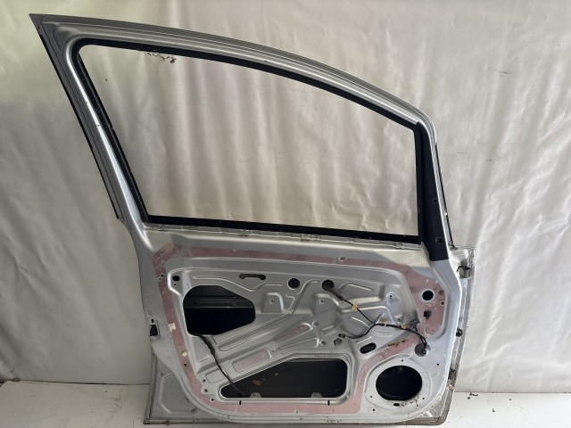 5547 Opel Zafira B Bal első Ajtó Ezüst Z157