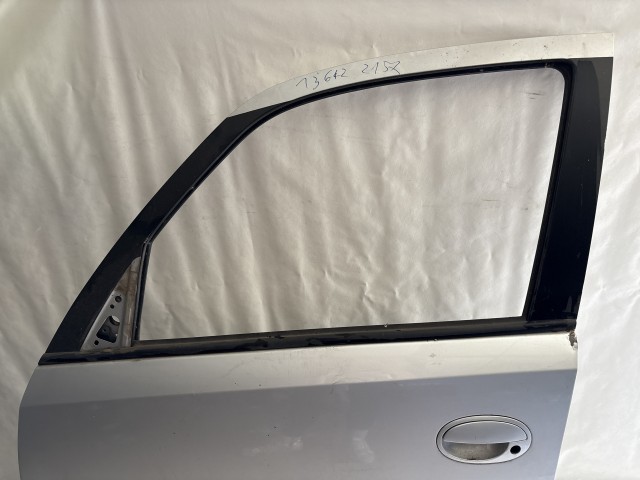 13642 Opel Meriva A 2003-2010 Jobb első Ajtó Használt Ezüst Z157