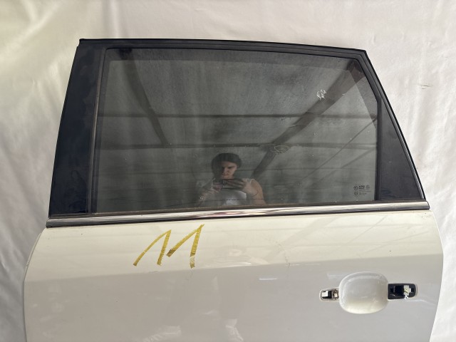 3166 Opel Antara 2006-2015 Bal hátsó Ajtó Használt Kagyló fehér