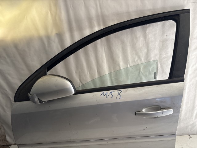 1158 Opel Vectra C 2002-2008 Bal első Ajtó Ezüst Z157