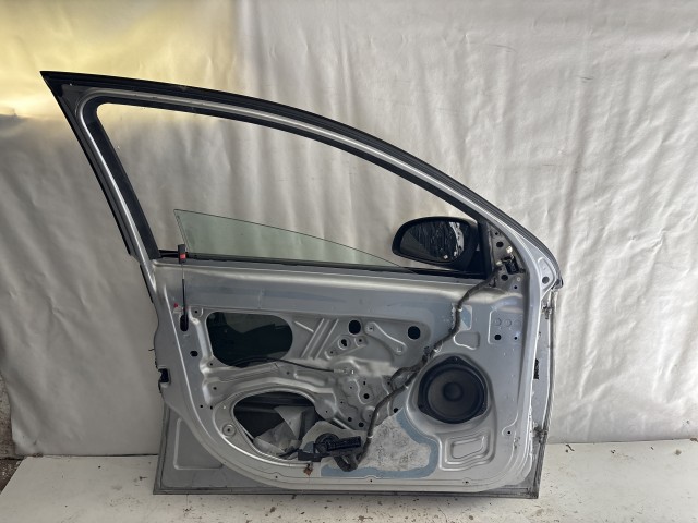 1158 Opel Vectra C 2002-2008 Bal első Ajtó Ezüst Z157