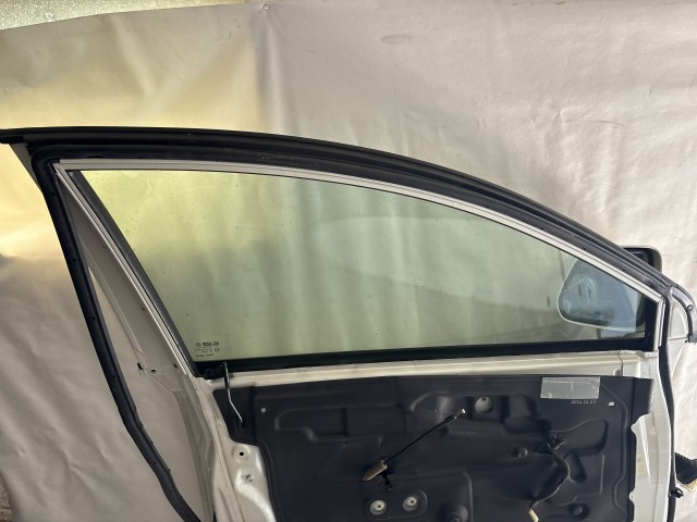 13650 Opel Antara 2006-2015 Bal első Ajtó Használt Kagyló fehér