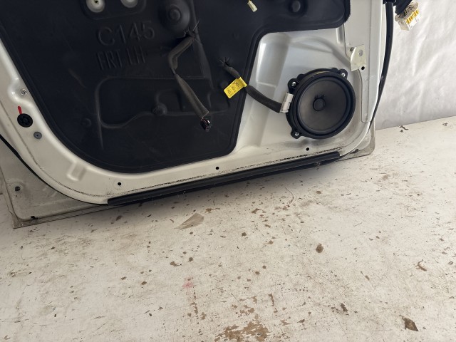 13650 Opel Antara 2006-2015 Bal első Ajtó Használt Kagyló fehér