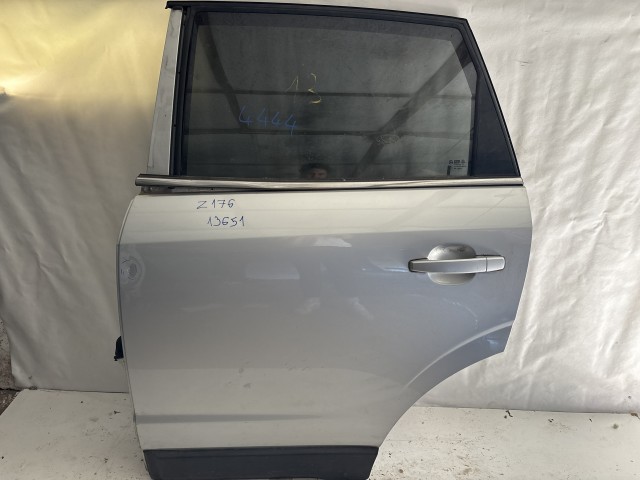 13651 Opel Antara 2006-2015 Bal hátsó Ajtó Használt Ezüst Z176