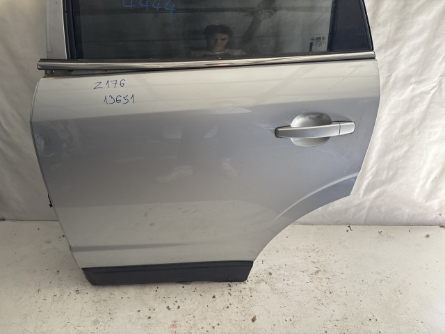 13651 Opel Antara 2006-2015 Bal hátsó Ajtó Használt Ezüst Z176