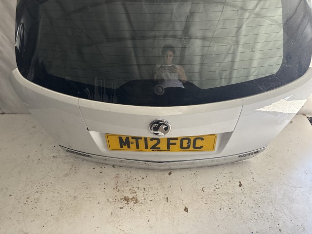 995 Opel Antara 2006-2015 Csomagtérajtó Használt  Fehér