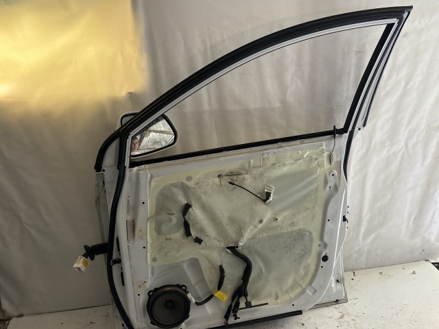 13664 Opel Antara 2006-2015 Jobb első Ajtó Használt Fehér
