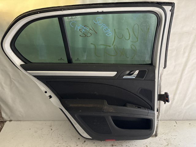13672 Skoda Superb II. 2009-2015 Bal hátsó Ajtó Fehér
