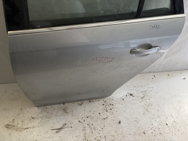 13683 Volkswagen Golf V. Kombi Bal hátsó Ajtó Ezüst la7w