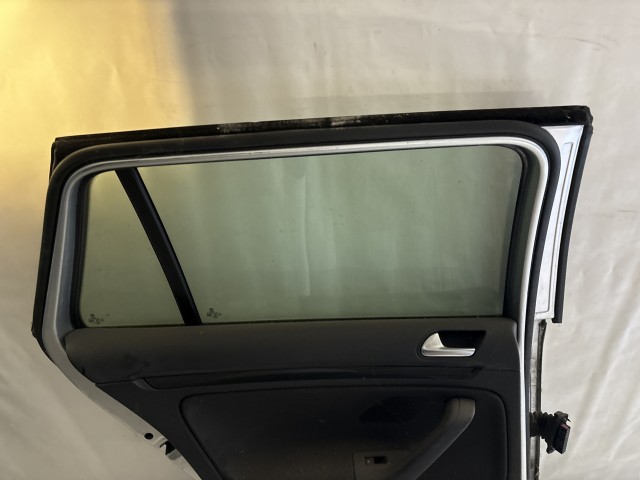 13683 Volkswagen Golf V. Kombi Bal hátsó Ajtó Ezüst la7w
