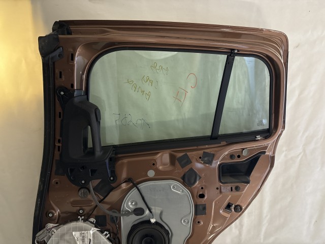 13685 Ford B Max 2012-2017 Jobb hátsó Ajtó Használt Barna