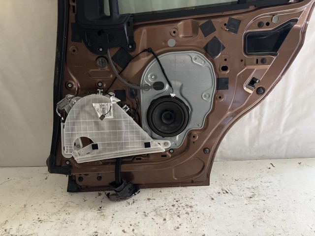 13685 Ford B Max 2012-2017 Jobb hátsó Ajtó Használt Barna