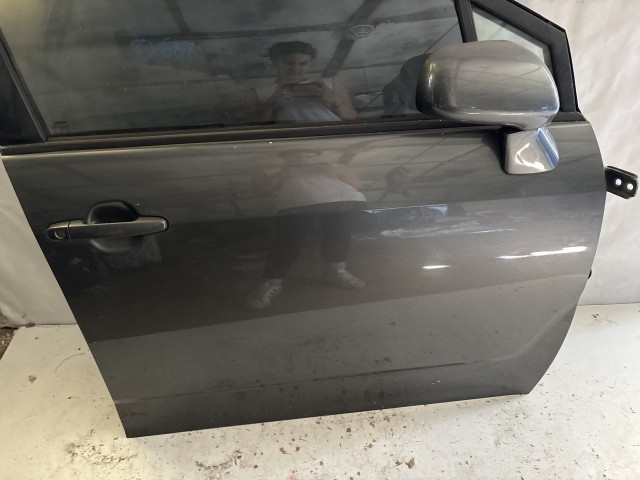 13687 Toyota Corolla Verso Jobb első Ajtó Szürke Grafit