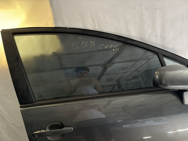 13687 Toyota Corolla Verso Jobb első Ajtó Szürke Grafit