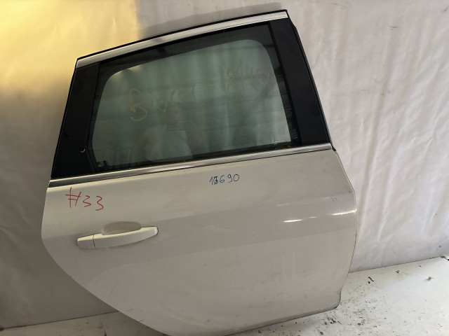 13690 Opel Astra J Jobb hátsó Ajtó Fehér 5 AJTÓS