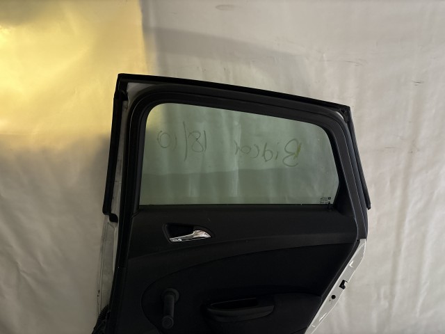 13690 Opel Astra J Jobb hátsó Ajtó Fehér 5 AJTÓS