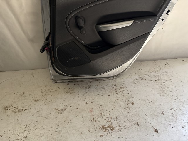 13692 Opel Astra J Jobb hátsó Ajtó Szürke Z176 5 ajtós