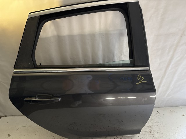 13693 Opel Astra J Jobb hátsó Ajtó Grafit Z177 5 ajtós