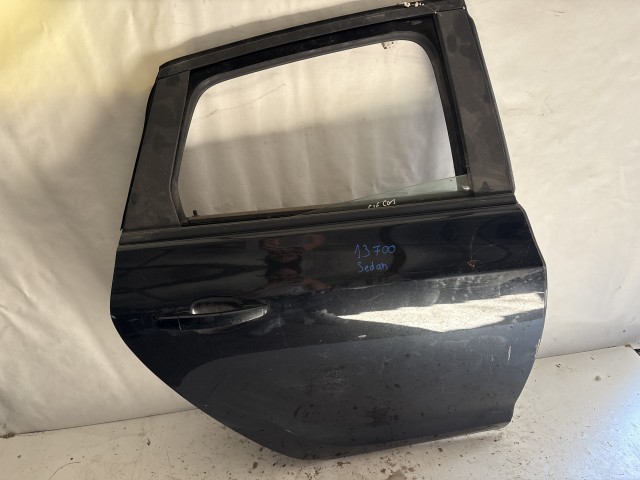 13700 Opel Astra J sedan Jobb hátsó Ajtó Fekete Z20c 4 ajtós