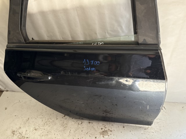 13700 Opel Astra J sedan Jobb hátsó Ajtó Fekete Z20c 4 ajtós