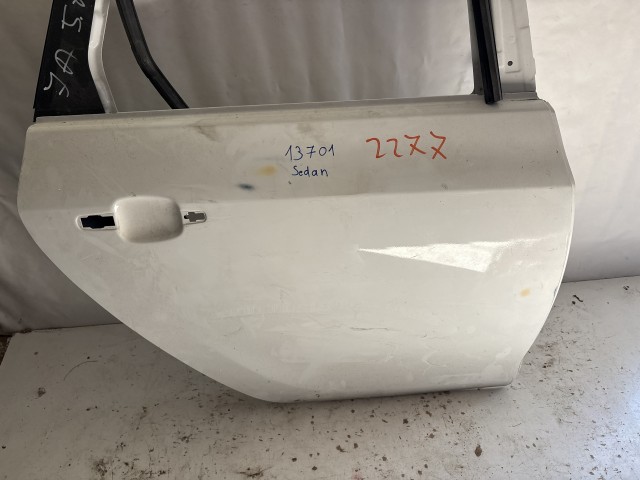 13701 Opel Astra J Sedan Jobb hátsó Ajtó Fehér 4 ajtós