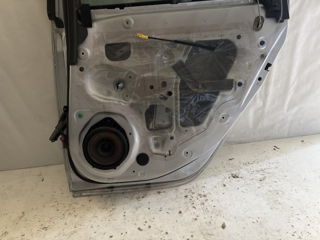 13710 Opel Astra J Jobb hátsó Ajtó Ezüst 5 ajtós