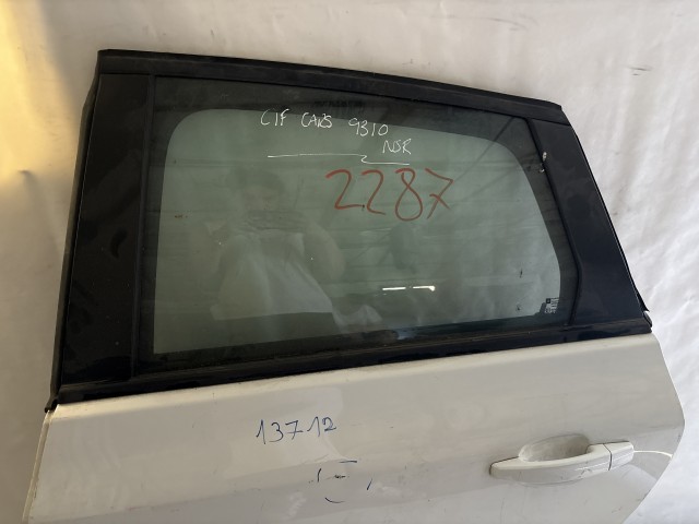 13712 Opel Astra J Bal hátsó Ajtó Fehér 5 AJTÓS a képen látható sérüléssel