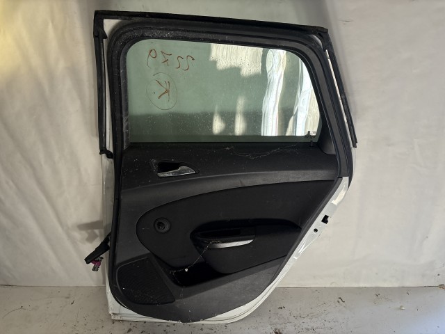 13713 Opel Astra J kombi Jobb hátsó Ajtó Fehér