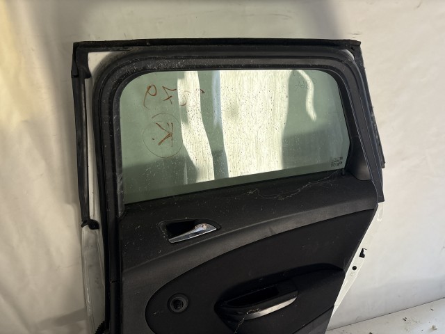 13713 Opel Astra J kombi Jobb hátsó Ajtó Fehér