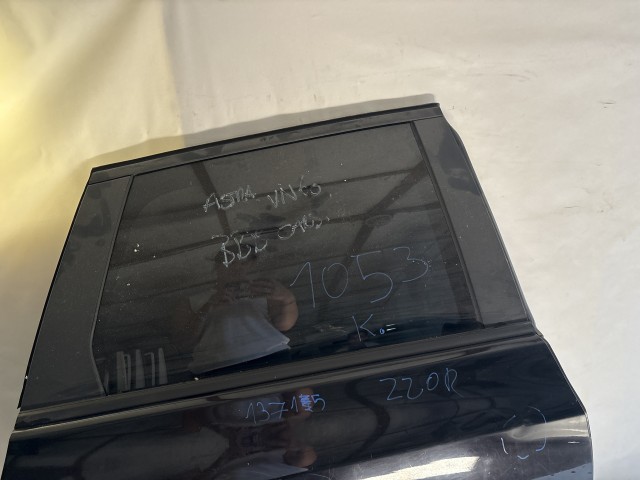 13715 Opel Astra J Kombi Jobb hátsó Ajtó Fekete z20r