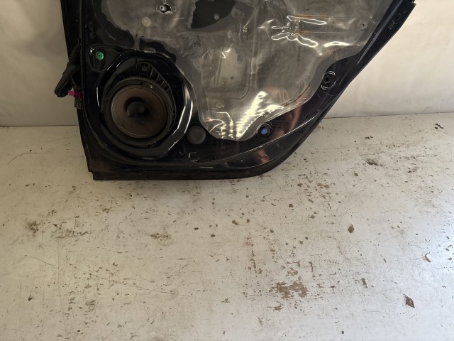 13715 Opel Astra J Kombi Jobb hátsó Ajtó Fekete z20r