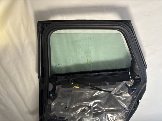 13716 Opel Astra J Kombi Jobb hátsó Ajtó Fekete Z20r
