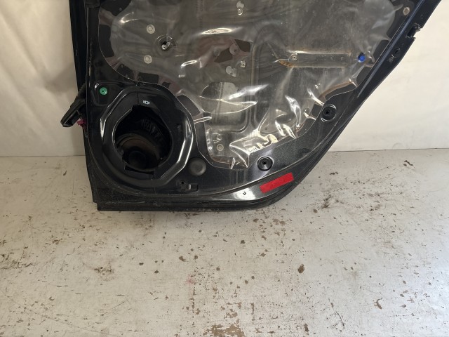 13716 Opel Astra J Kombi Jobb hátsó Ajtó Fekete Z20r