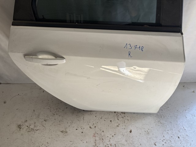 13718 Opel Astra J Kombi Jobb hátsó Ajtó Fehér