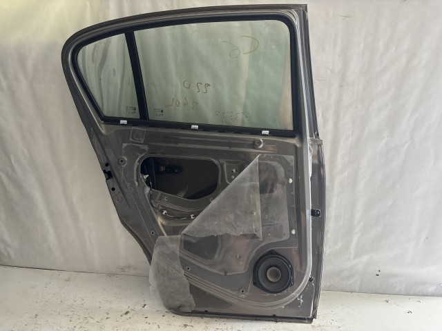 13723 Opel Corsa D Bal hátsó Ajtó Barna  Z40W a képen látható sérüléssel
