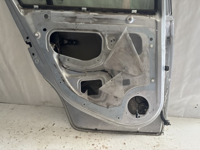13728 Opel Corsa D Bal hátsó Ajtó Ezüst Z157