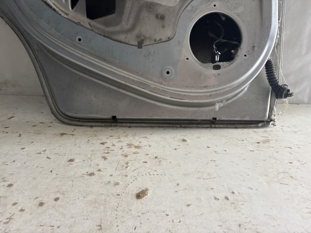 13728 Opel Corsa D Bal hátsó Ajtó Ezüst Z157