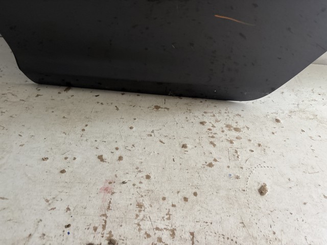 13725 Opel Corsa D Bal hátsó Ajtó Grafit Z177 a képen látható sérüléssel