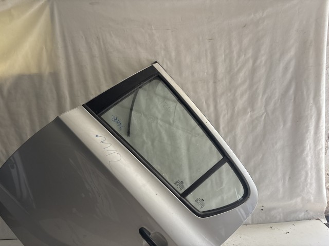 13736 Hyundai I20  Bal hátsó Ajtó Ezüst