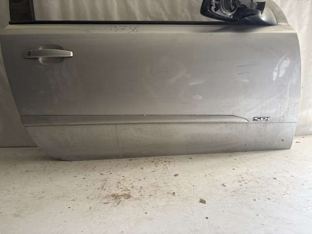 13738 Opel Astra H Jobb első Ajtó Ezüst Z157