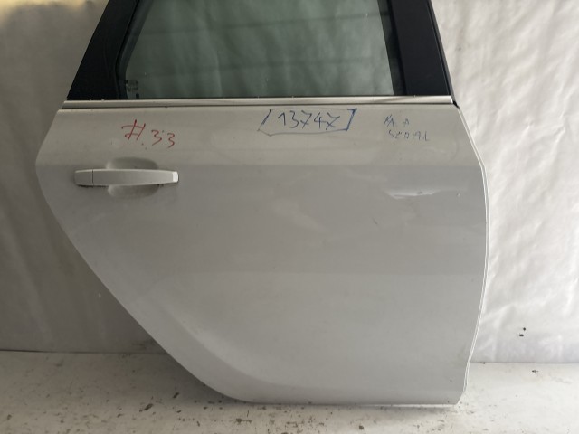 13747 Opel Astra J Jobb hátsó Ajtó Fehér sedan 4 ajtós
