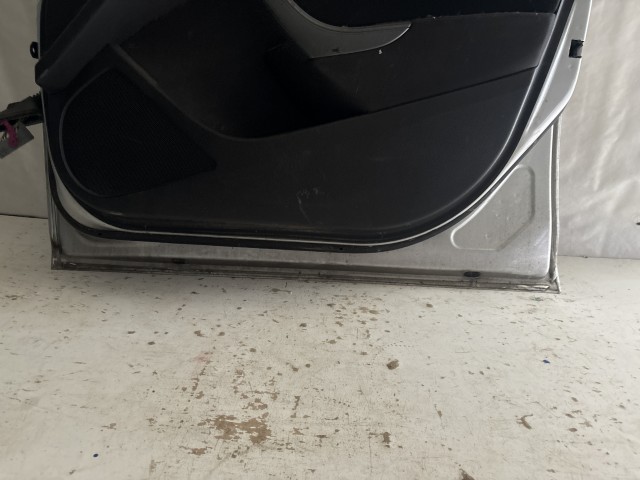 13749 Opel Astra J Jobb első Ajtó Ezüst Z176