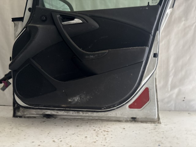 13750 Opel Astra J Jobb első Ajtó Fehér
