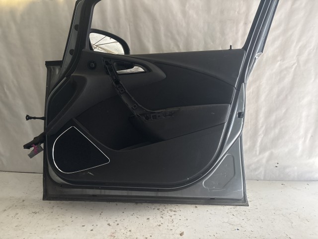 13752 Opel Astra J Jobb első Ajtó Szürke Z179