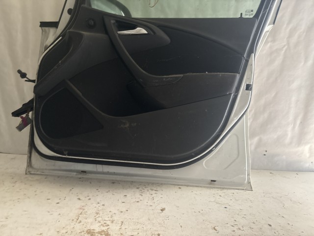 13754 Opel Astra J Jobb első Ajtó Fehér